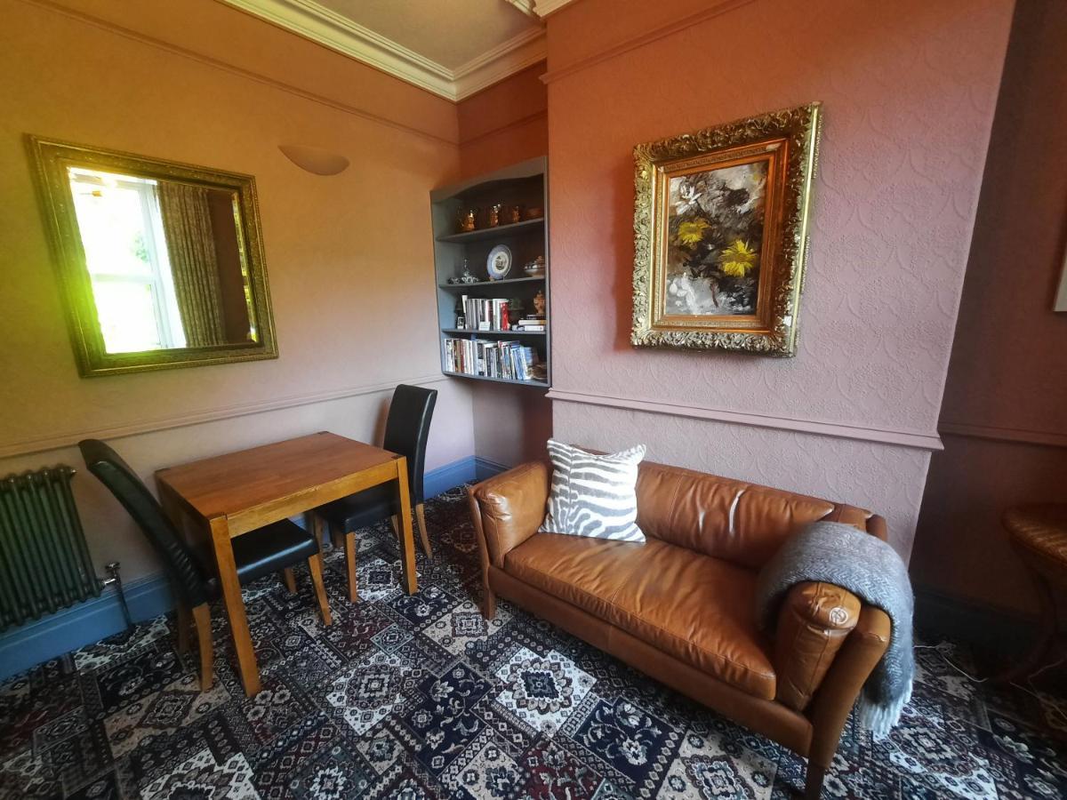 Mary'S Court Guest House - Mairlys بيتوَس واي كود المظهر الخارجي الصورة
